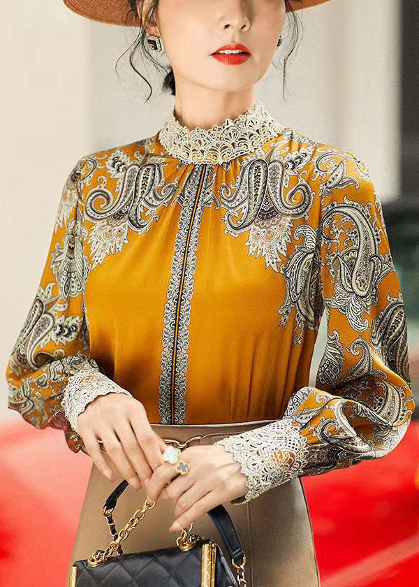 Effortlessly Elegant Blouse with a Timeless Design