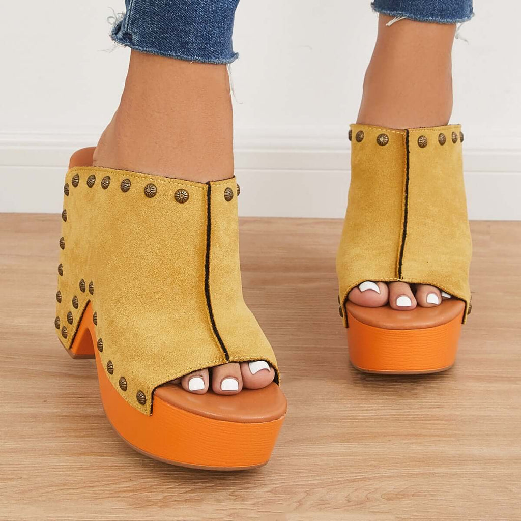 Chic Orthopedic Sandals with Unique Design