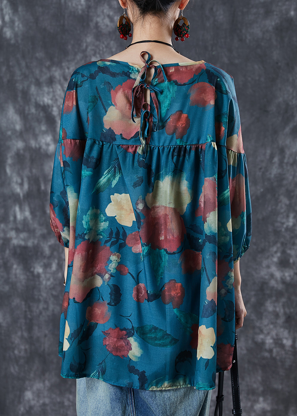 Classic Vintage Shirt with a Flattering Fit