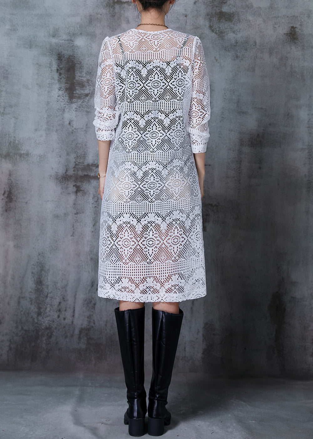 Well Tailored Top with a Graceful Silhouette