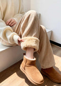 Elegantly Styled Pants for Everyday Wear