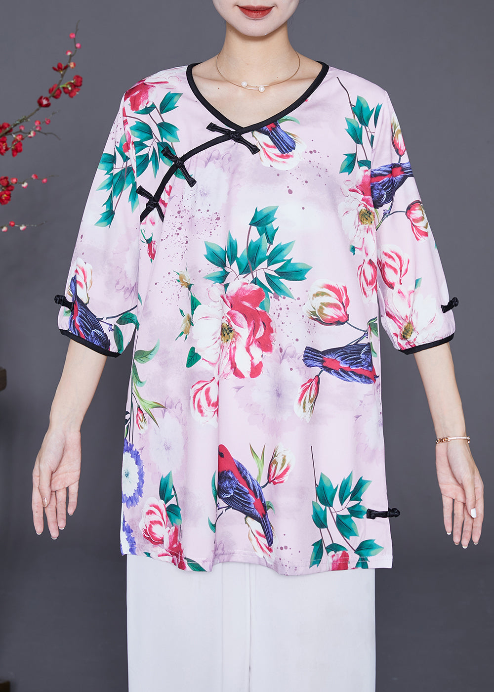 Sophisticated Blouse with a Clean Classic Look