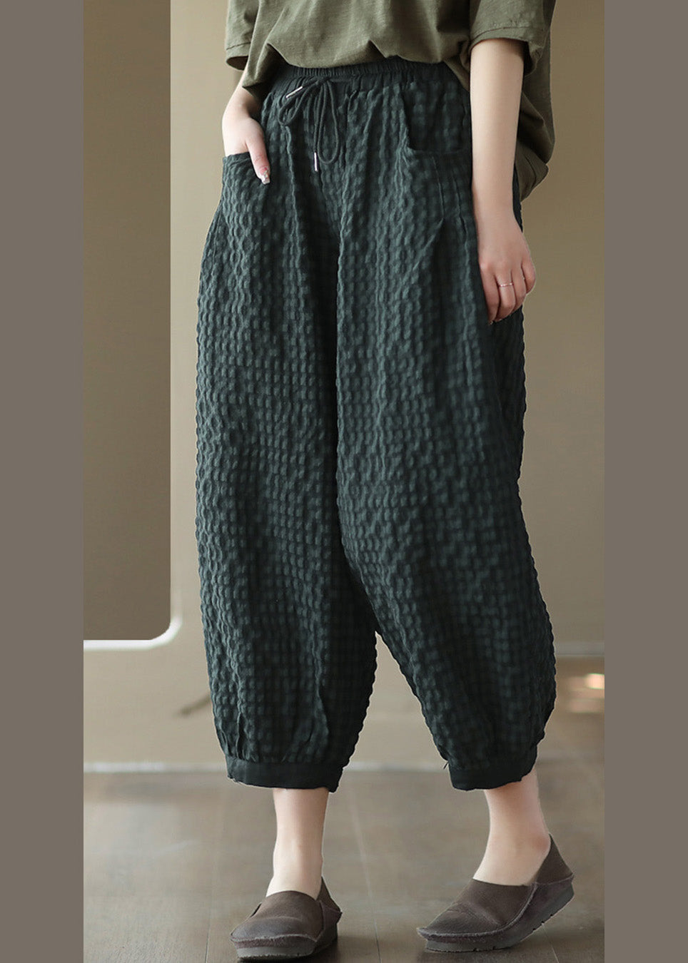 Well Tailored Pants with a Graceful Silhouette