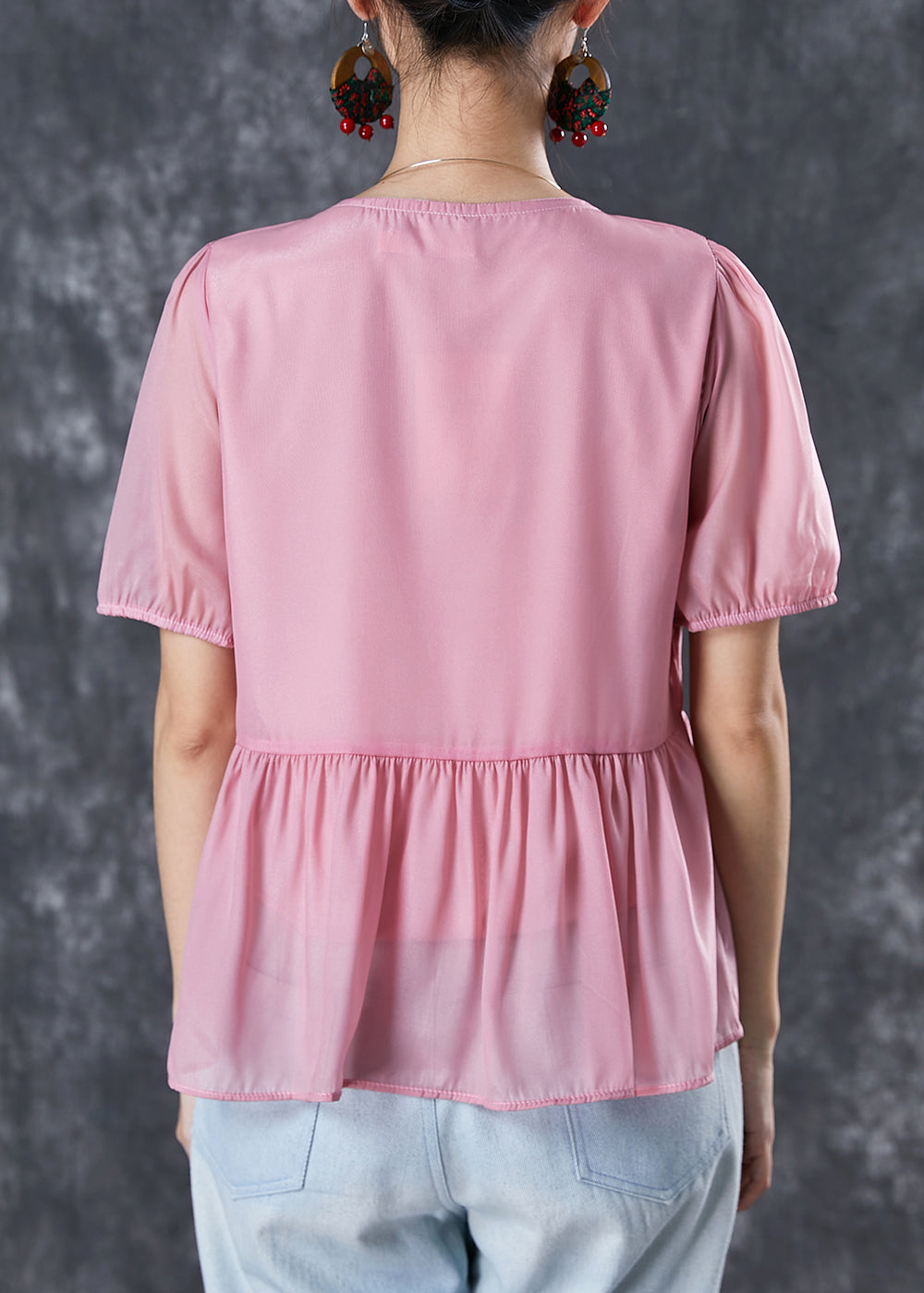 Effortlessly Elegant Blouse with a Timeless Design