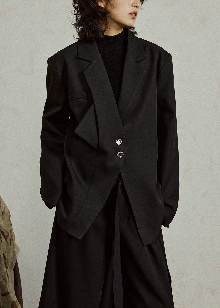 Beautifully Finished Coat in a Timeless Design