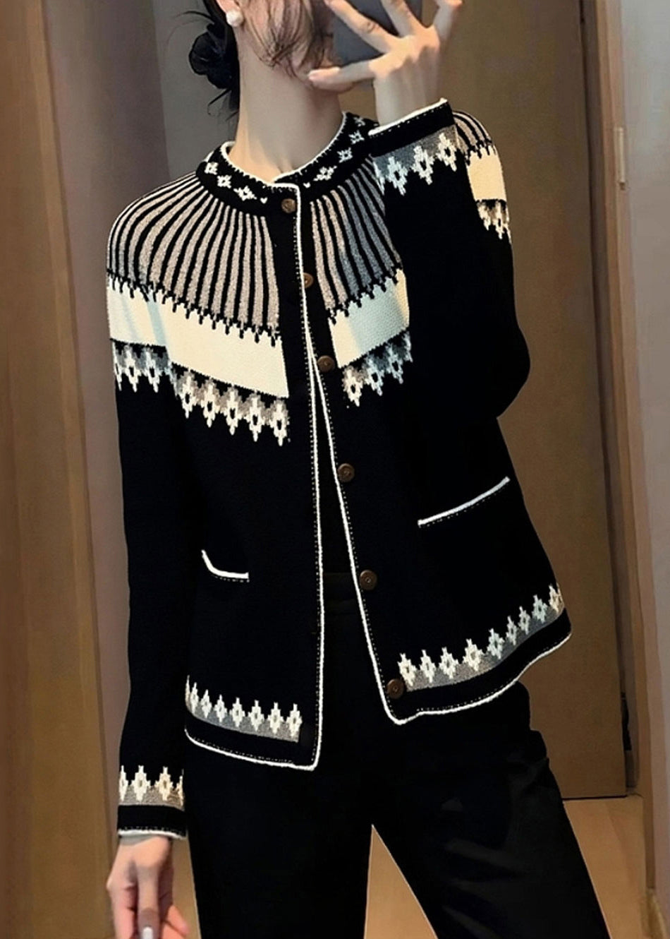 Gracefully Styled Cardigan for Any Occasion