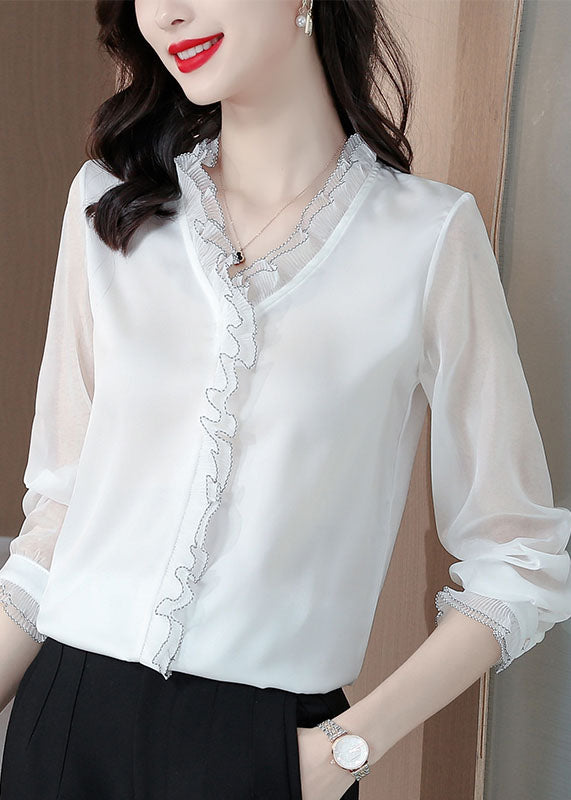 Classic Vintage Blouse with a Flattering Fit