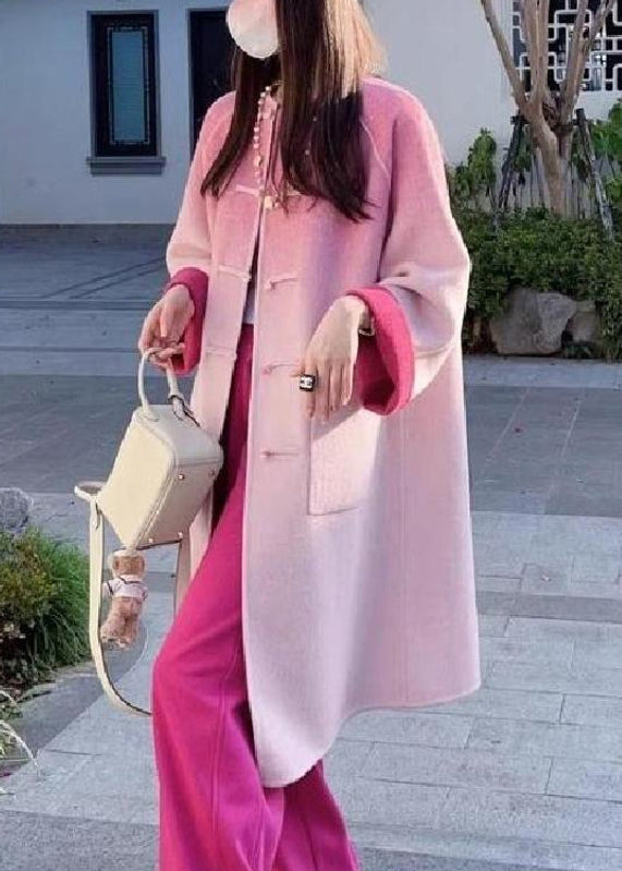Effortlessly Elegant Coat with a Timeless Design