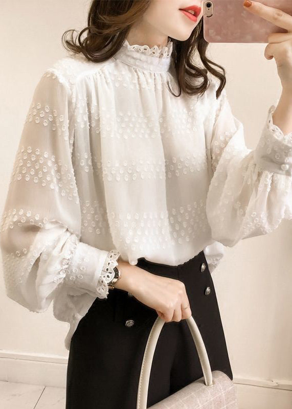 Well Tailored Top with a Graceful Silhouette