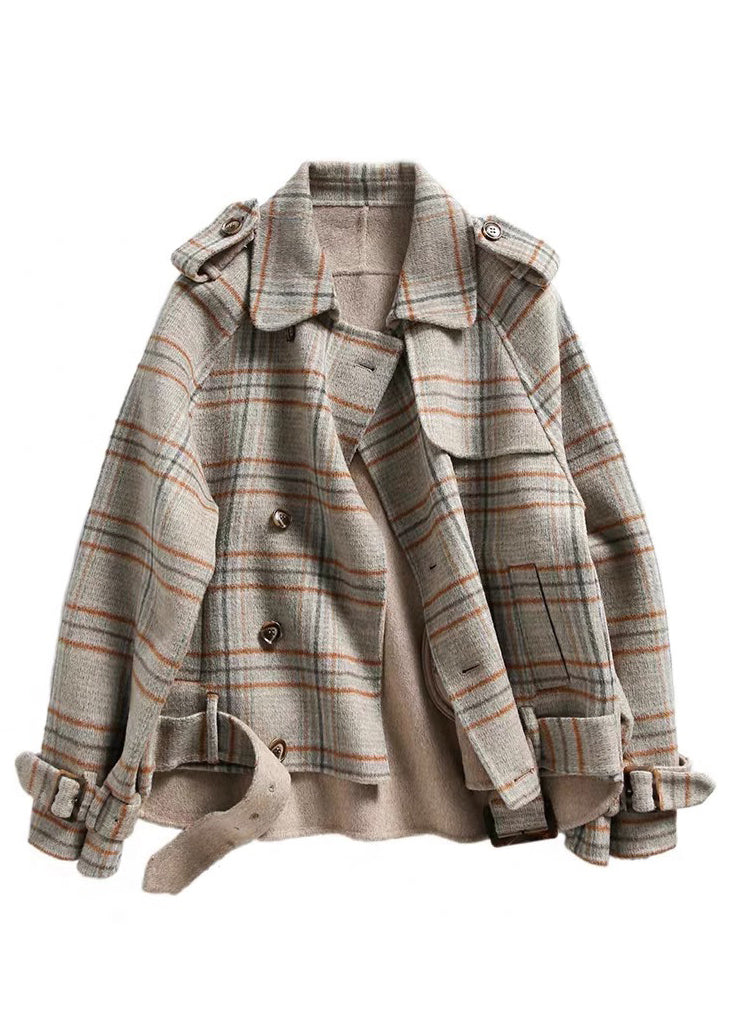 Sophisticated Coat with a Clean Classic Look