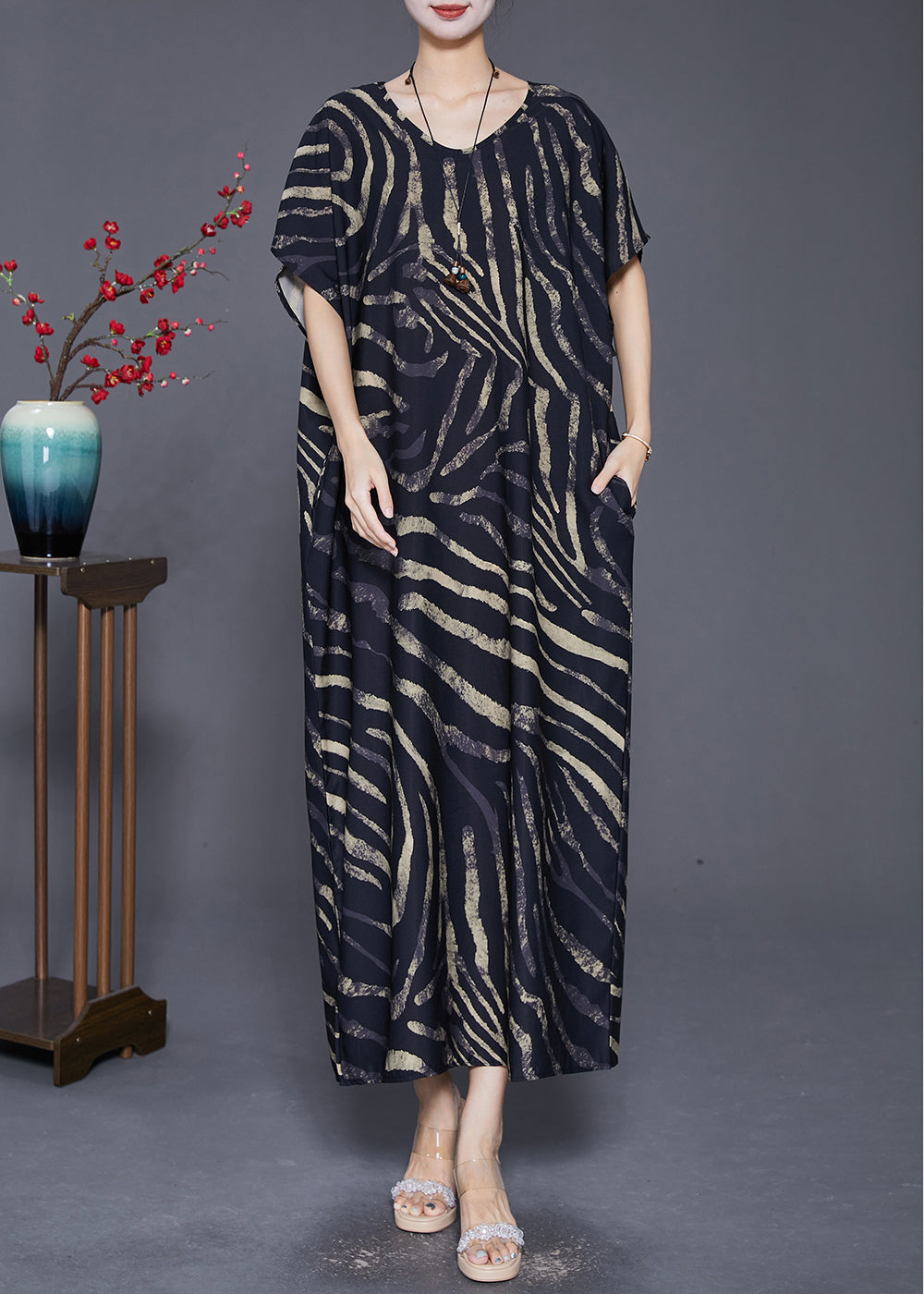 Classic Vintage Dress with a Flattering Fit
