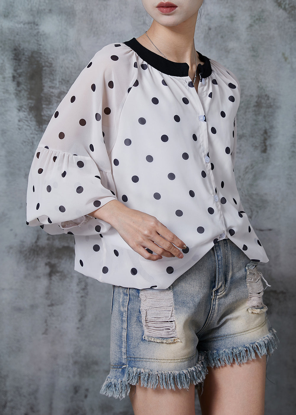 Effortlessly Elegant Shirt with a Timeless Design