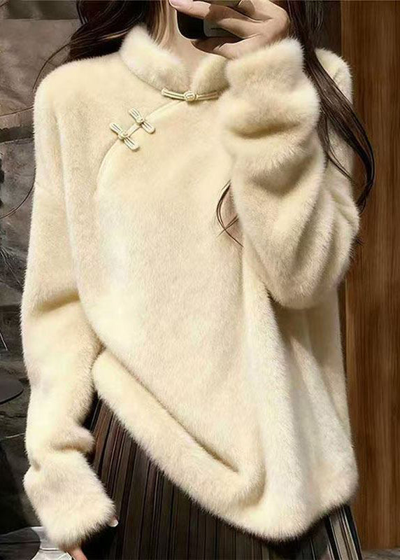 Well Tailored Sweater with a Graceful Silhouette