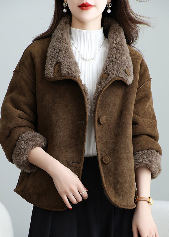 Well Tailored Coat with a Graceful Silhouette