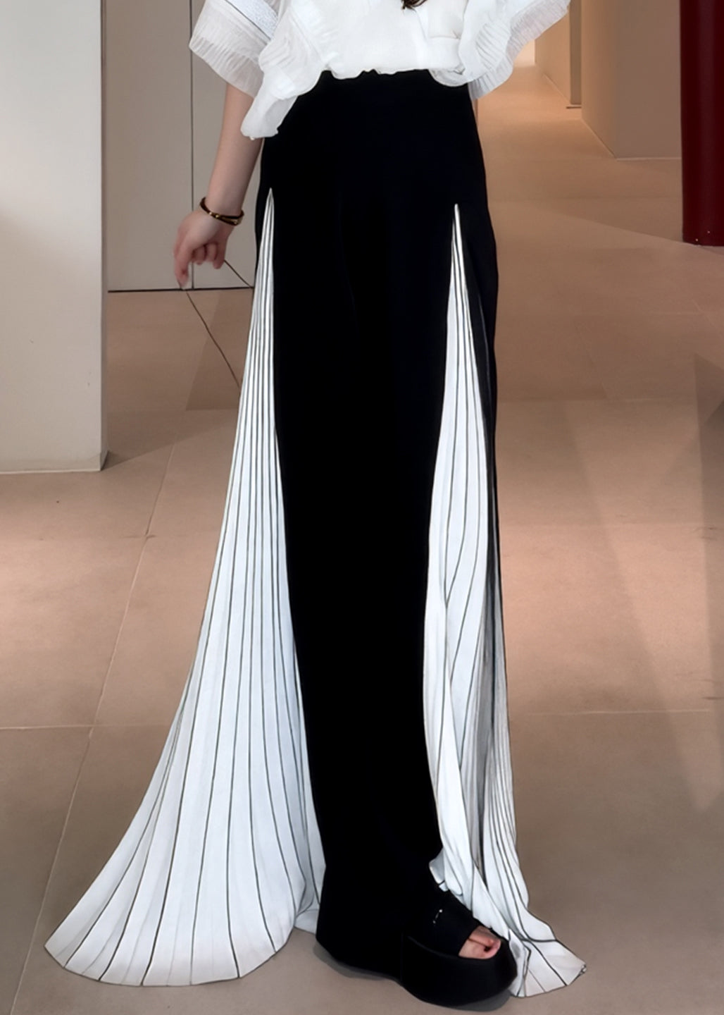 Elegantly Styled Pants for Everyday Wear