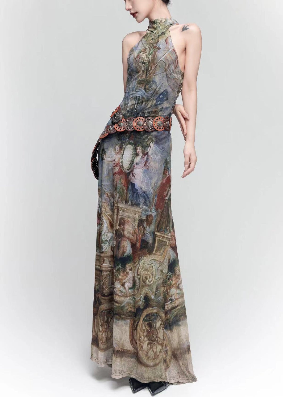 Effortlessly Elegant Dress with a Timeless Design