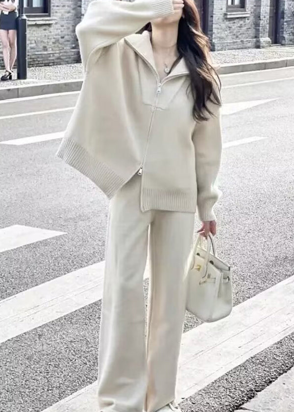 Classic Vintage Sweater with a Flattering Fit
