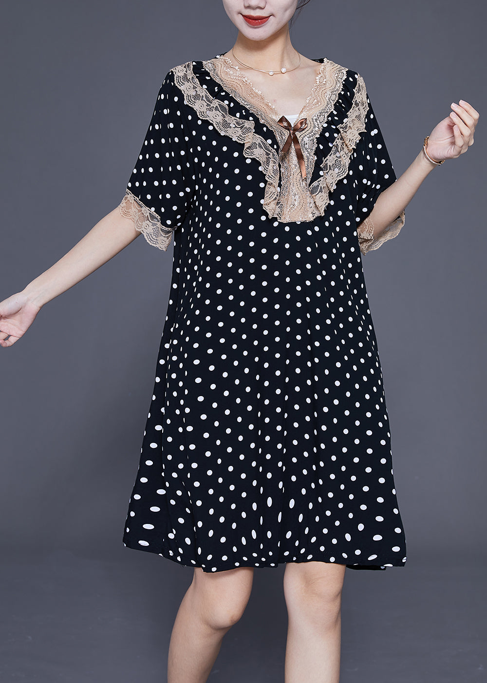 Well Tailored Dress with a Graceful Silhouette