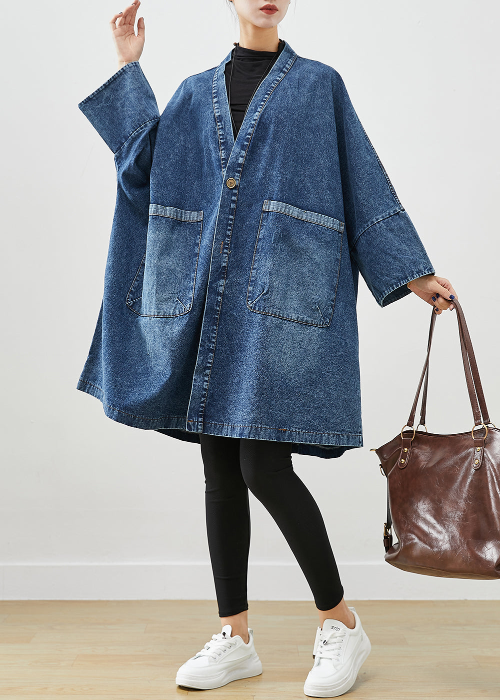 Well Tailored Coat with a Graceful Silhouette