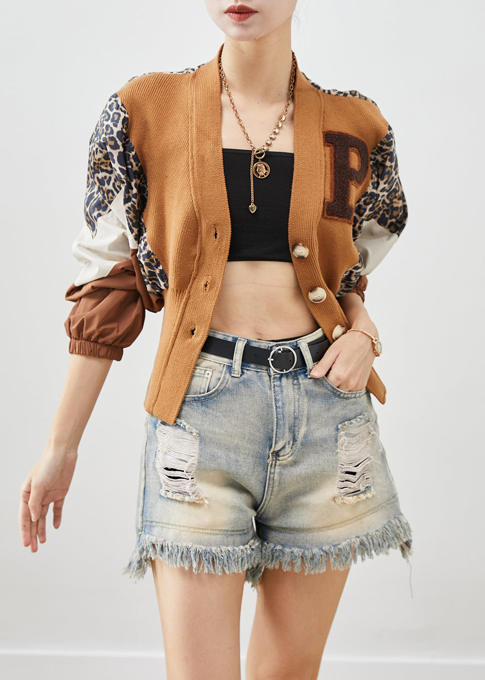 Well Tailored Cardigan with a Graceful Silhouette