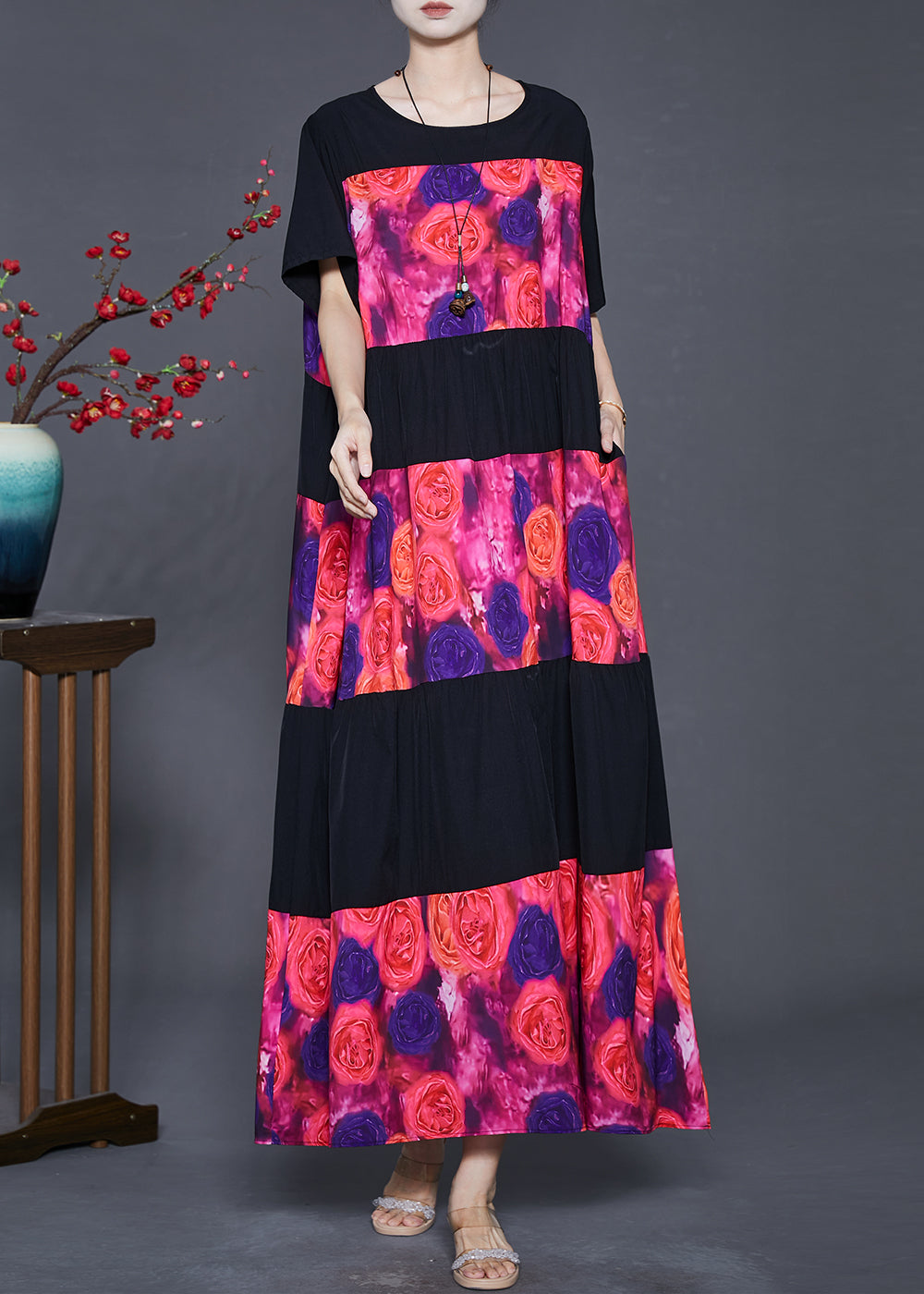 Beautifully Finished Dress in a Timeless Design
