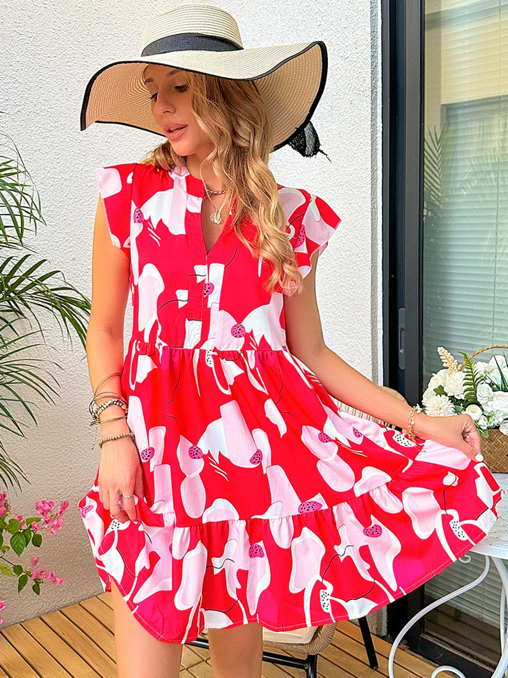 Effortlessly Elegant Dress with a Timeless Design