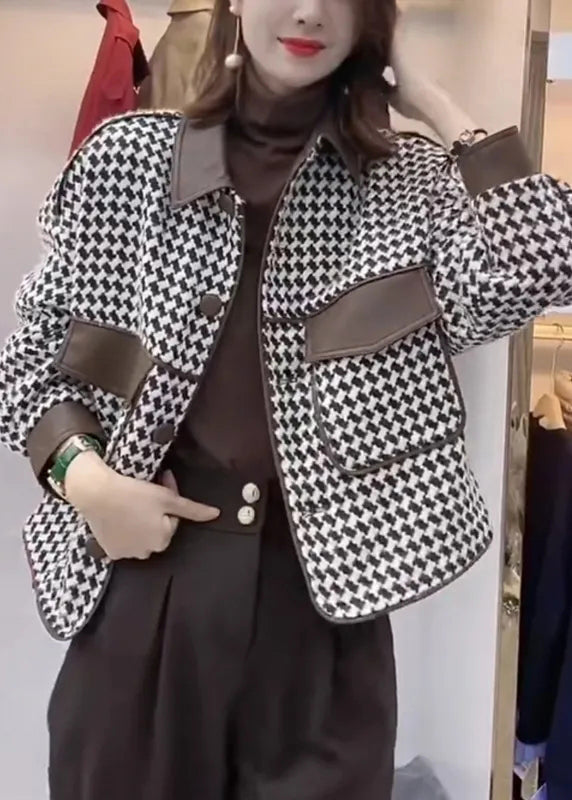 Well Tailored Coat with a Graceful Silhouette