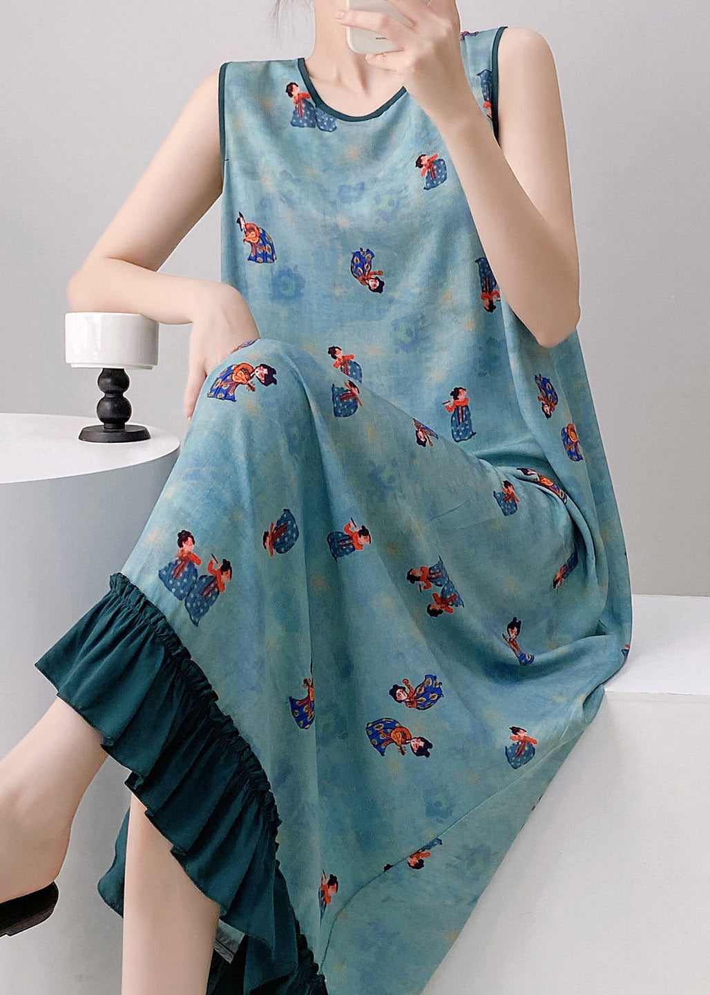 Effortlessly Elegant Dress with a Timeless Design