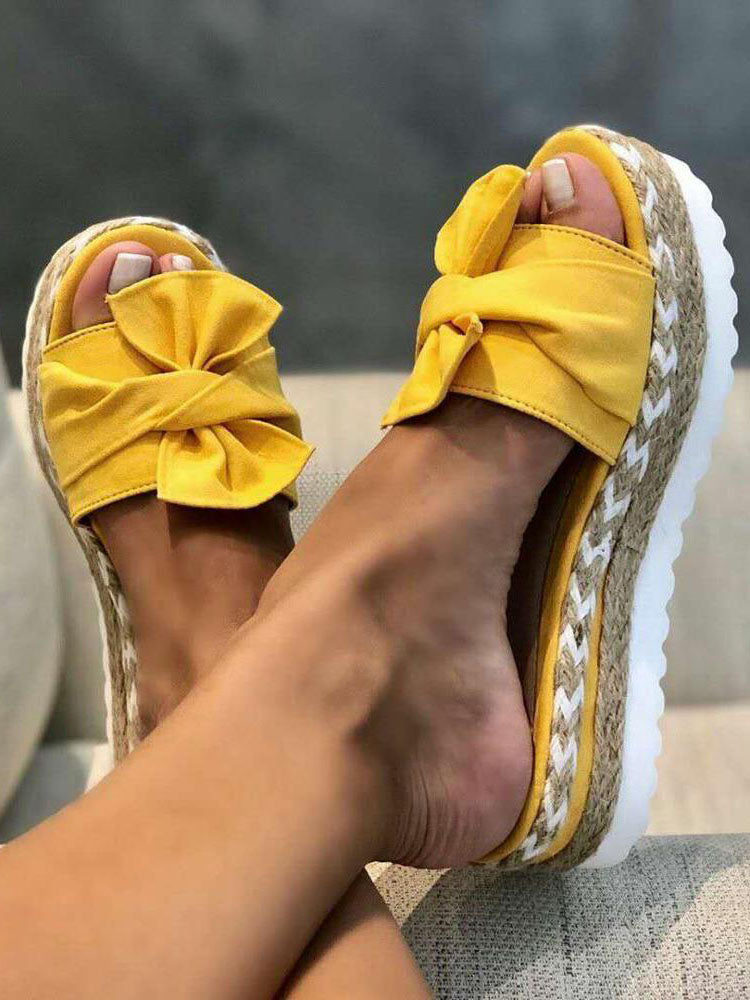 Graceful Orthopedic Sandals for Modern Look
