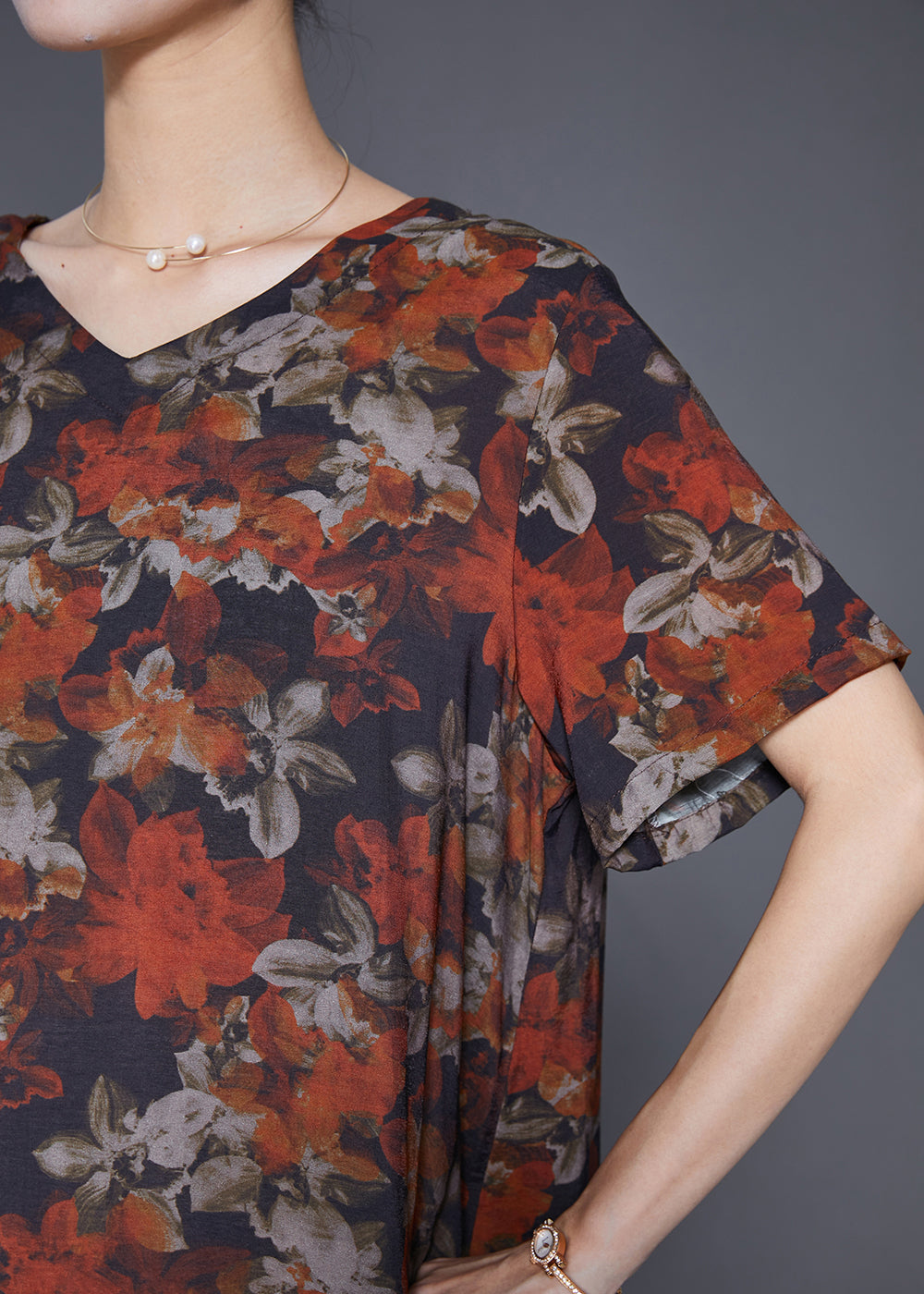 Well Tailored Dress with a Graceful Silhouette
