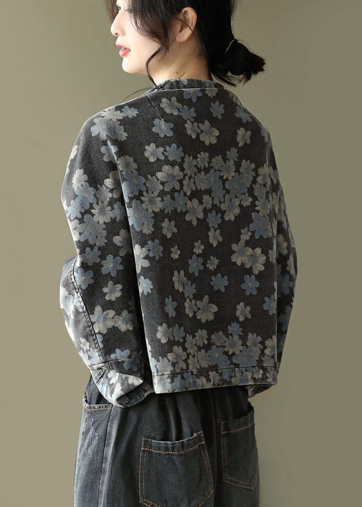 Sophisticated Coat with a Clean Classic Look