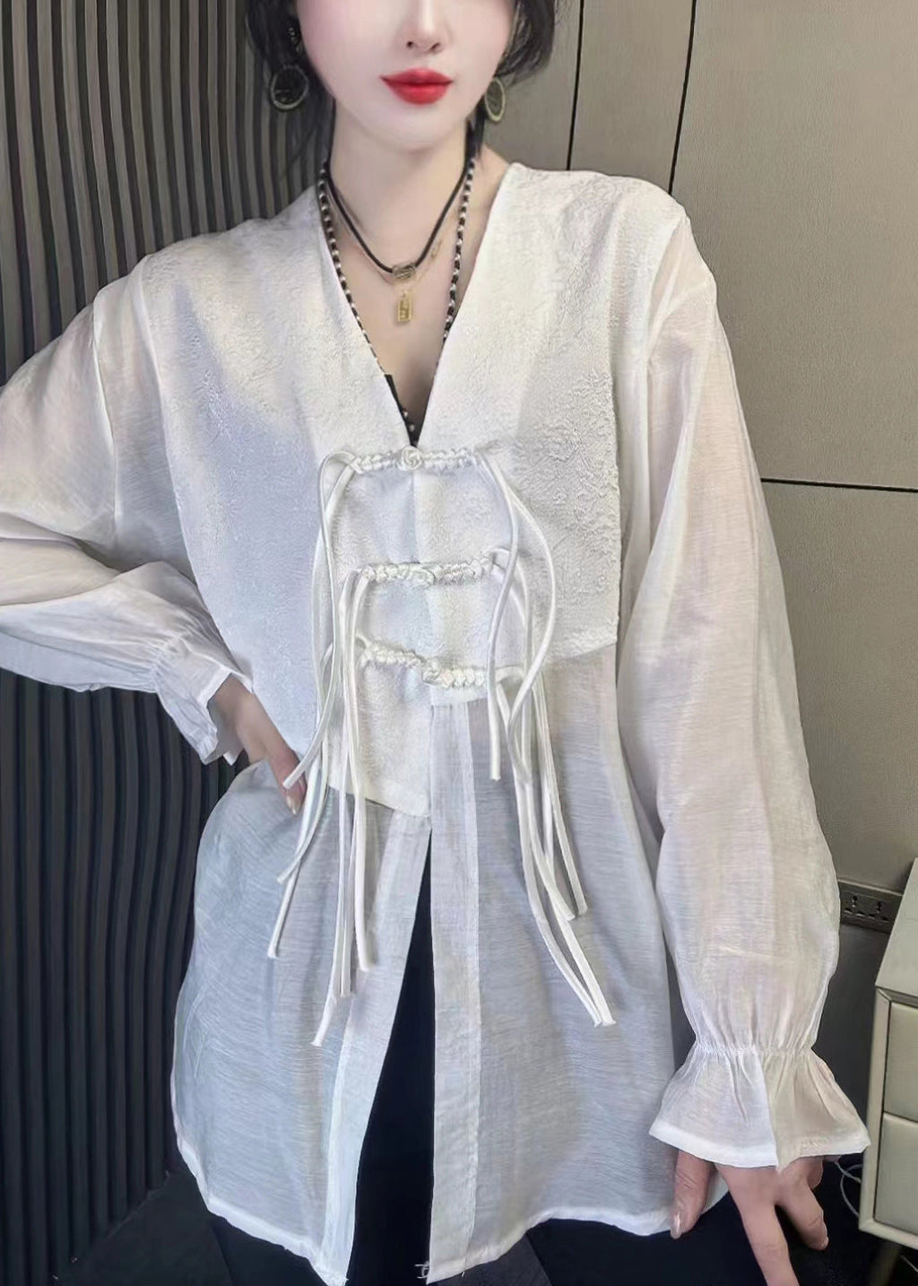 Beautifully Finished Top in a Timeless Design