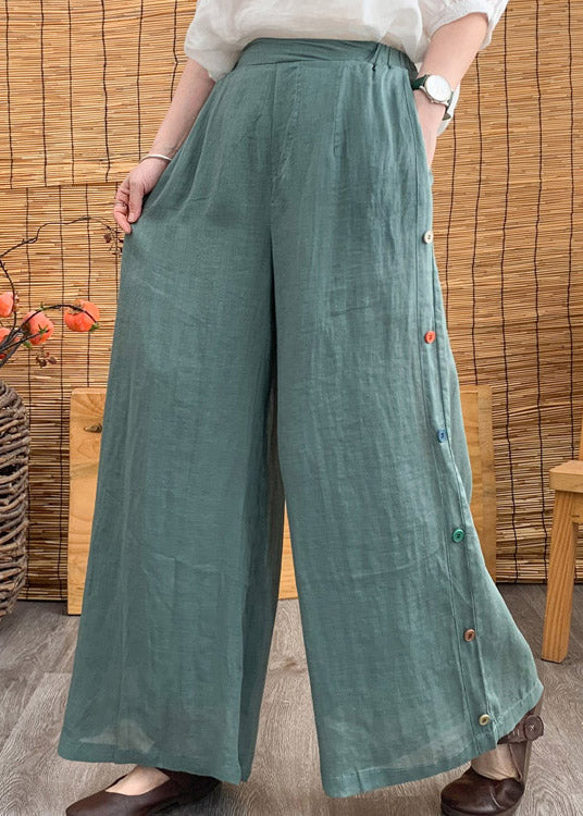 Effortlessly Elegant Pants with a Timeless Design