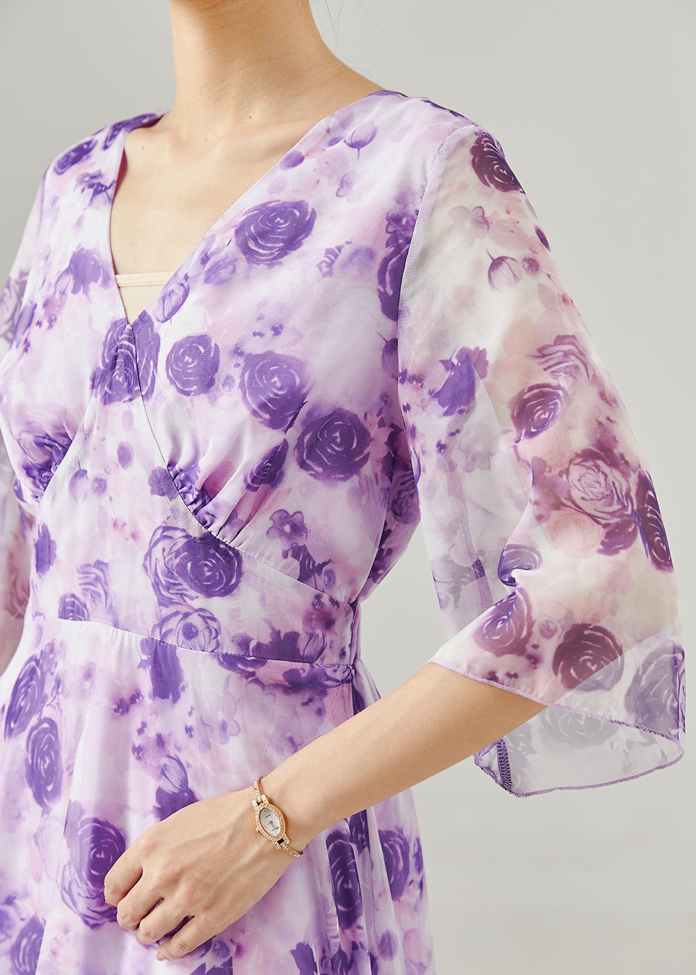Well Tailored Dress with a Graceful Silhouette