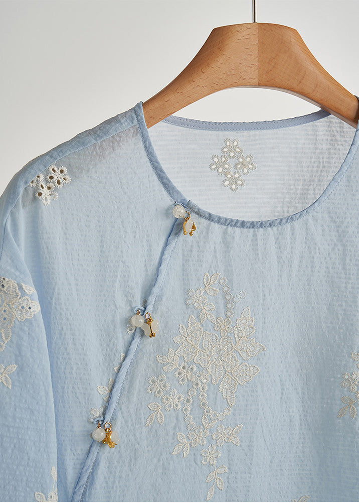 A Vintage Style Top with Delicate Timeless Details