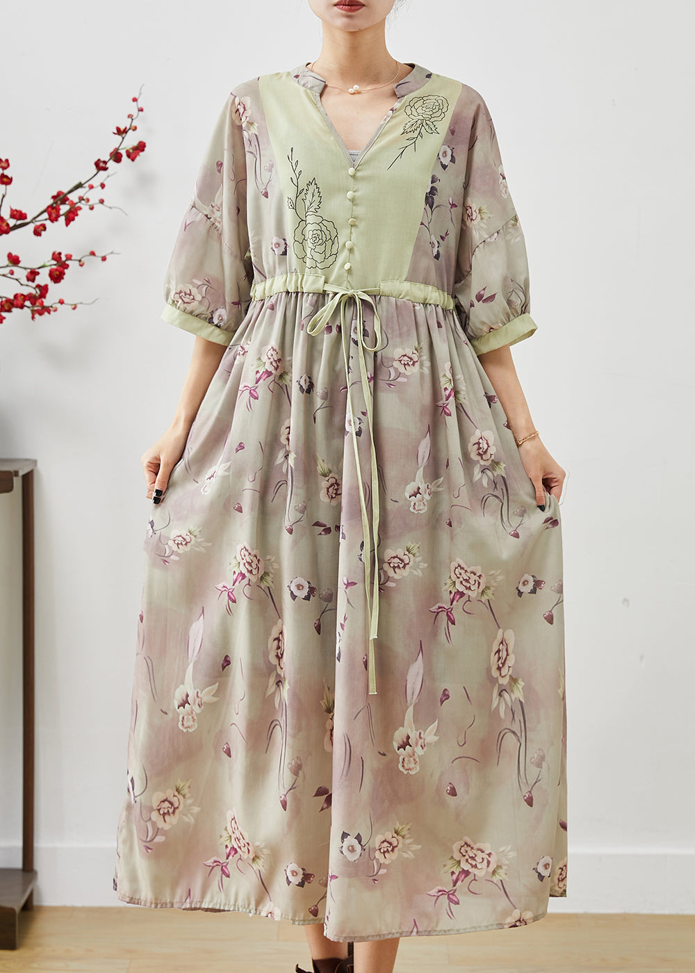 Classic Vintage Dress with a Flattering Fit
