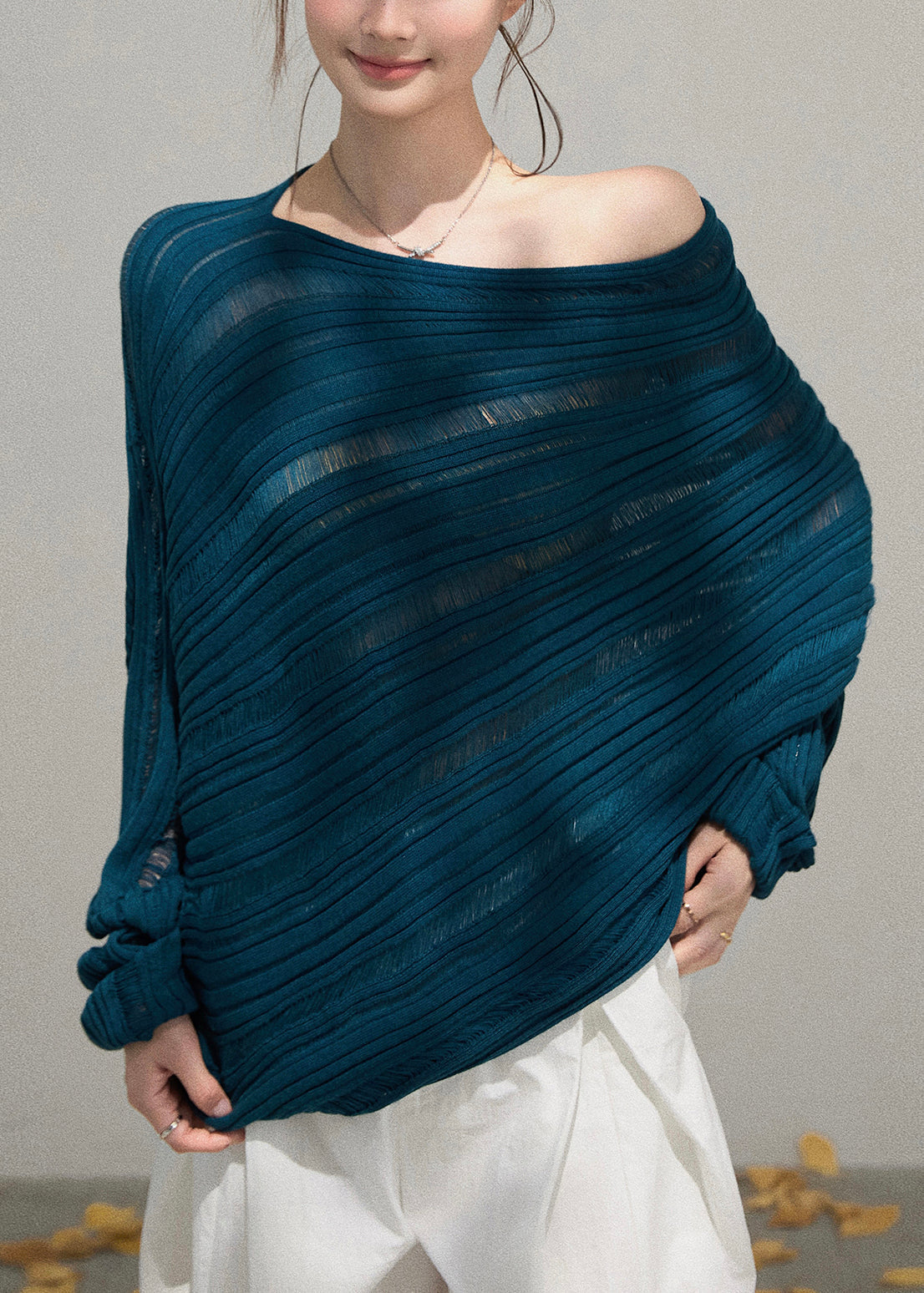 Effortlessly Elegant Sweater with a Timeless Design