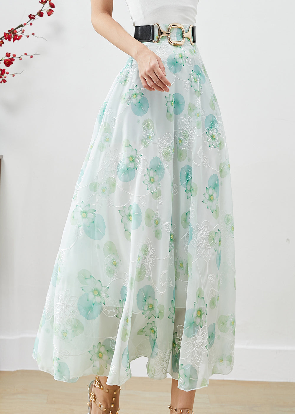 Well Tailored Garment with a Graceful Silhouette