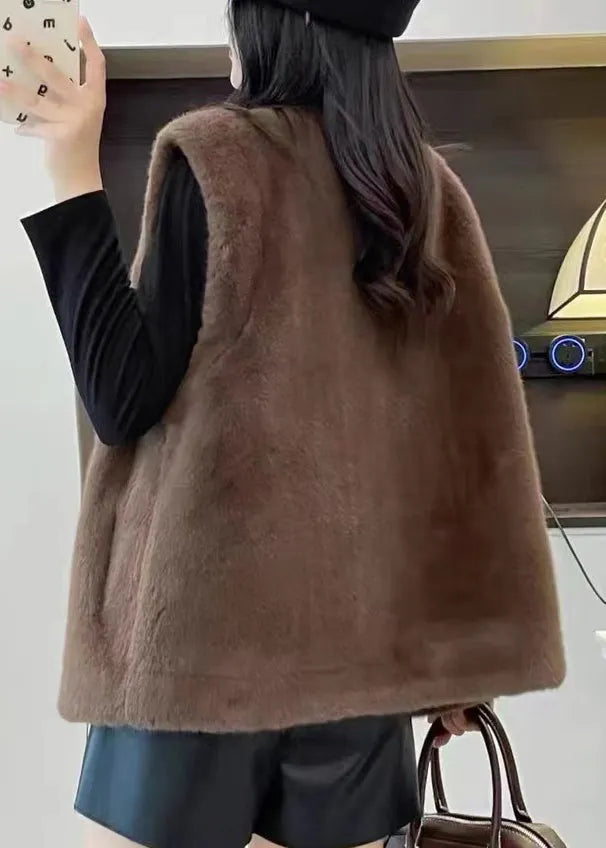 Gracefully Styled Coat for Any Occasion