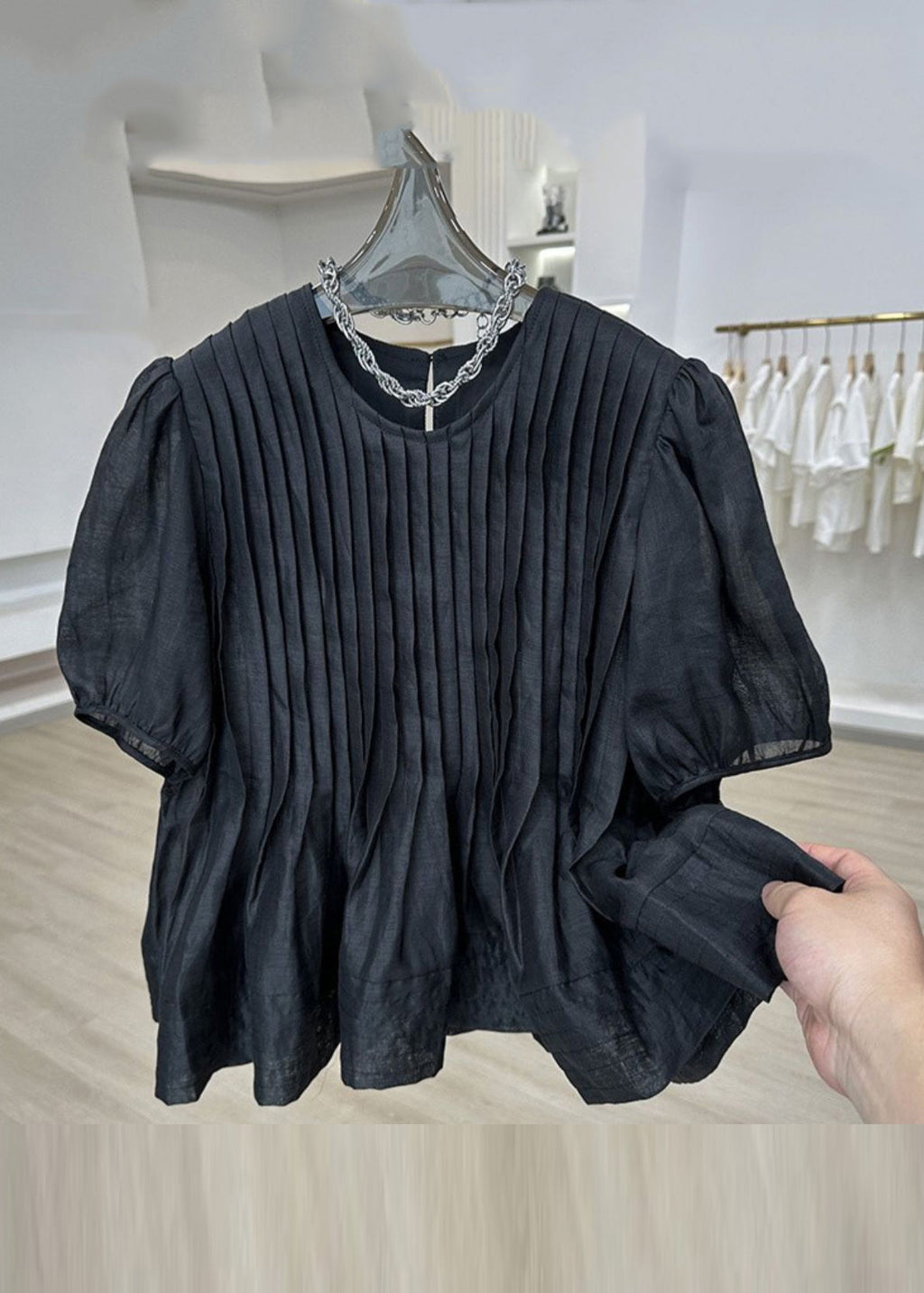 Effortlessly Elegant Top with a Timeless Design