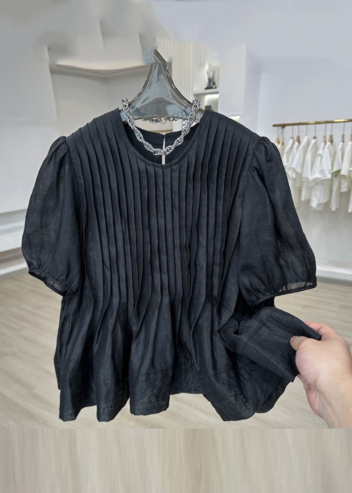 Effortlessly Elegant Top with a Timeless Design