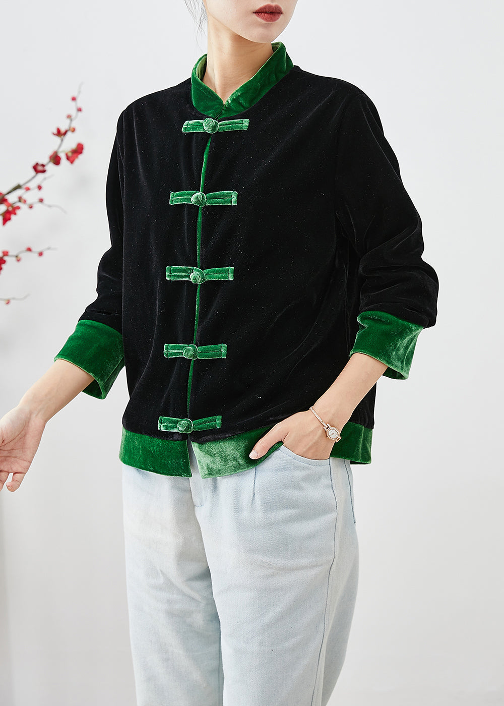 Elegantly Styled Jacket for Everyday Wear