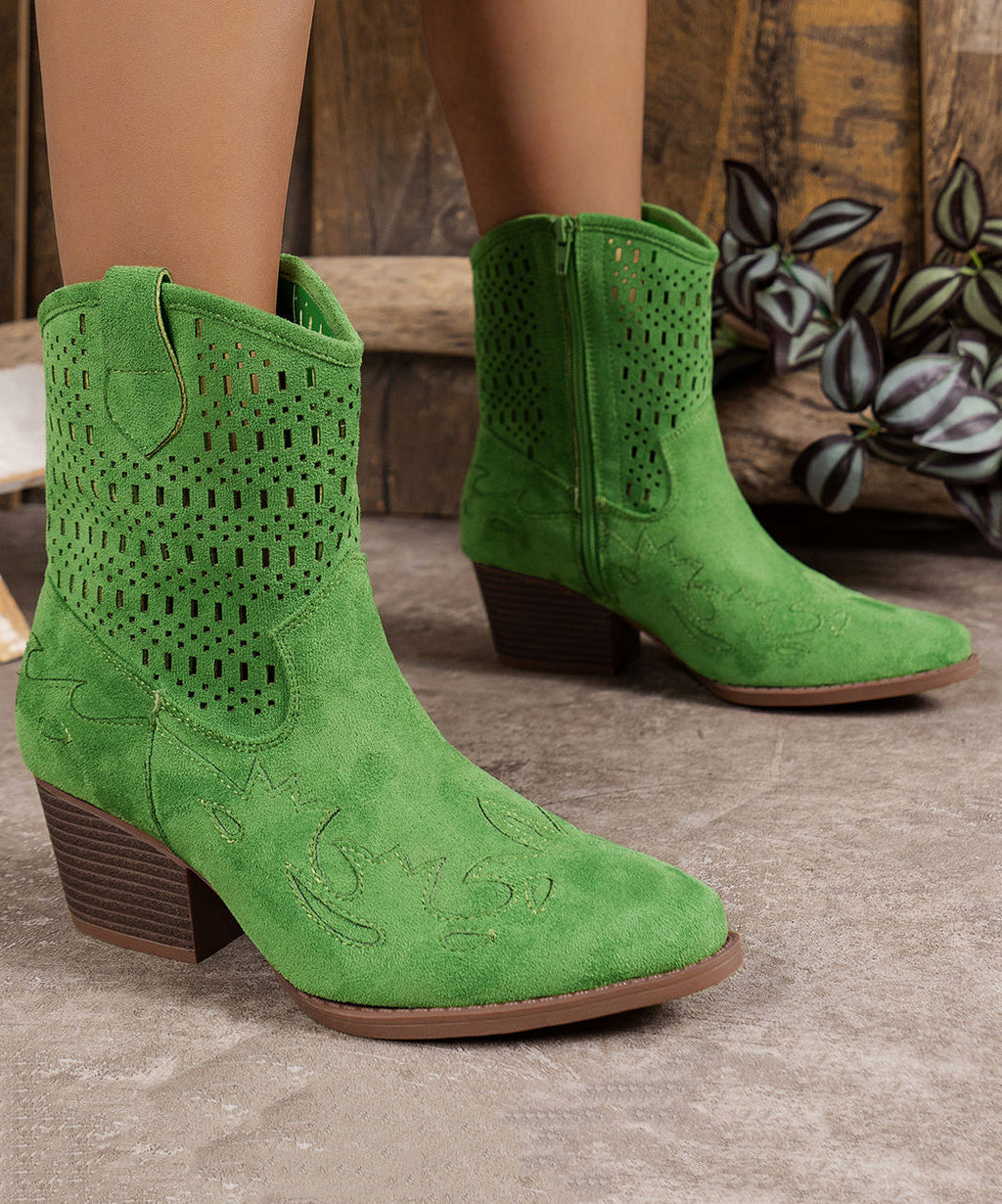 Graceful Orthopedic Boots for Modern Look