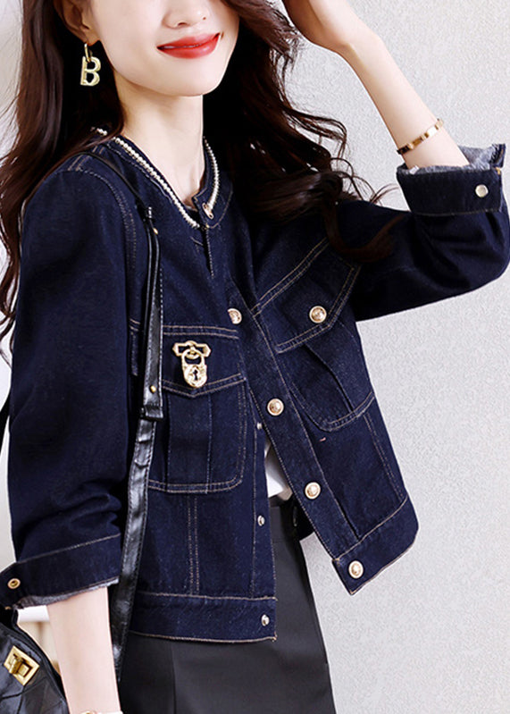 Elegantly Styled Coat for Everyday Wear