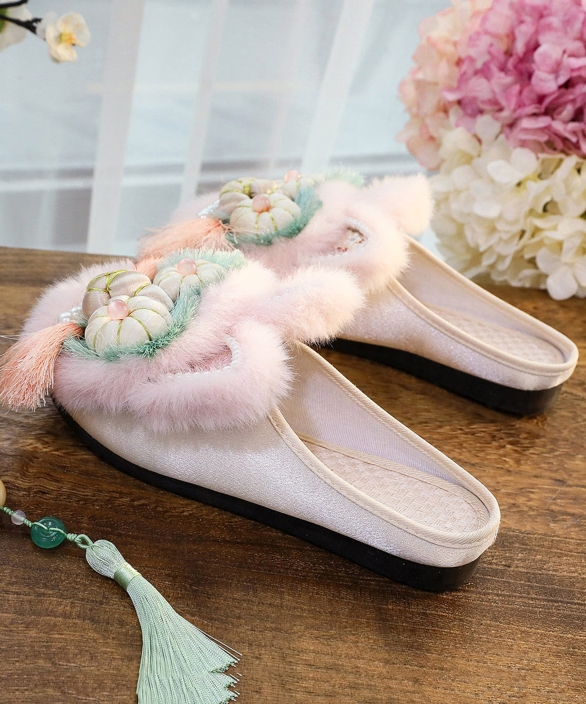 Chic Orthopedic Slippers with Unique Design