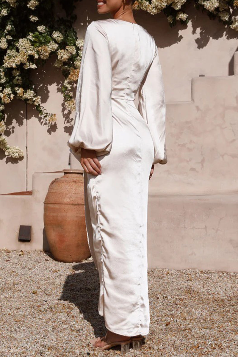 Beautifully Finished Dress in a Timeless Design