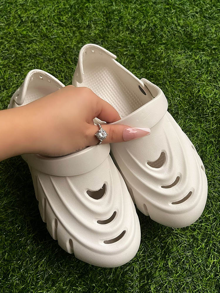 Chic Orthopedic Flats with Unique Design