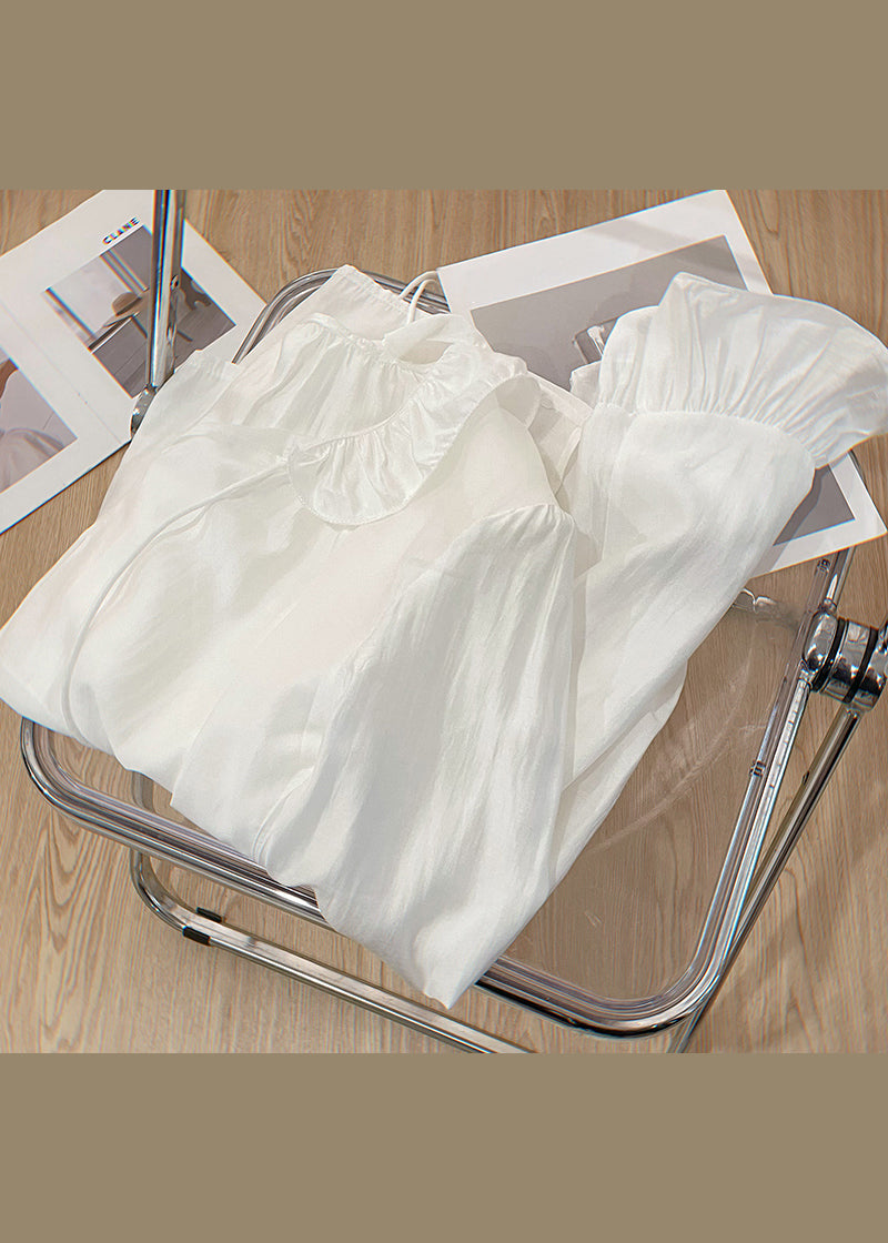 Classic Vintage Blouse with a Flattering Fit