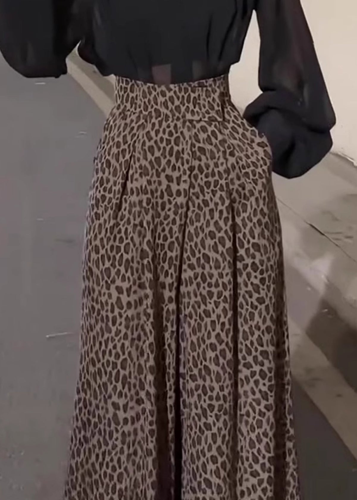 Elegantly Styled Pants for Everyday Wear