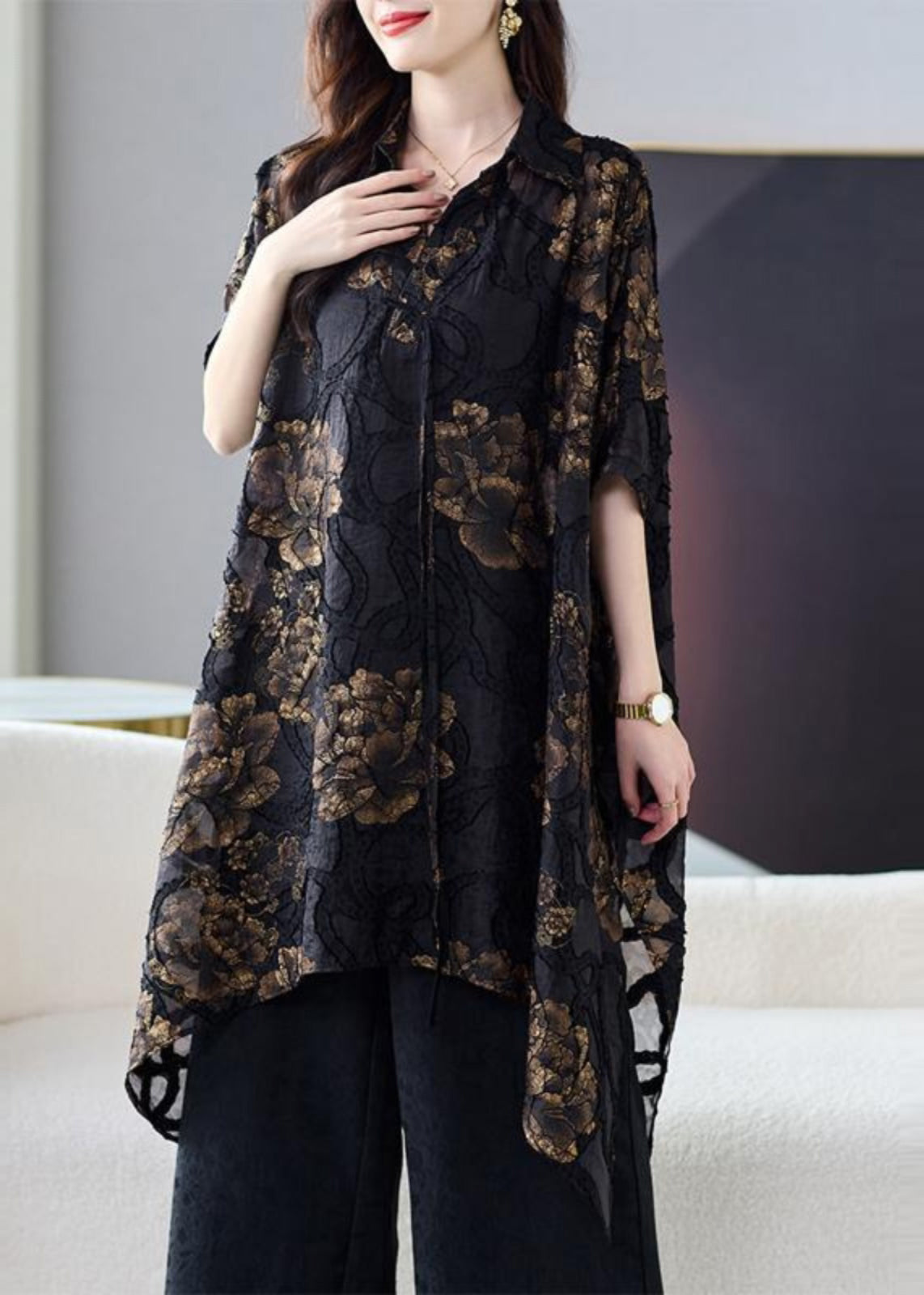 Effortlessly Elegant Blouse with a Timeless Design